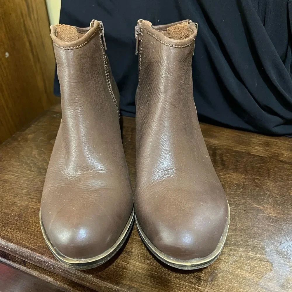 WOMENS LUCKY BRAND LOW CUT ANKLE BOOTIES 8M